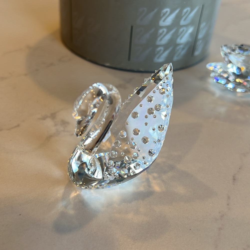 Two Swarovski crystal swans 🦢🦢💞 - Picture 3 of 6